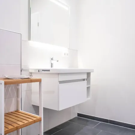 Apartment Strandhaus 02 *